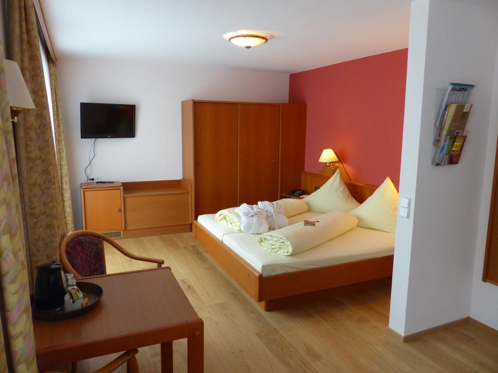 Hotel Herrmann มึนซิงเงน ภายนอก รูปภาพ